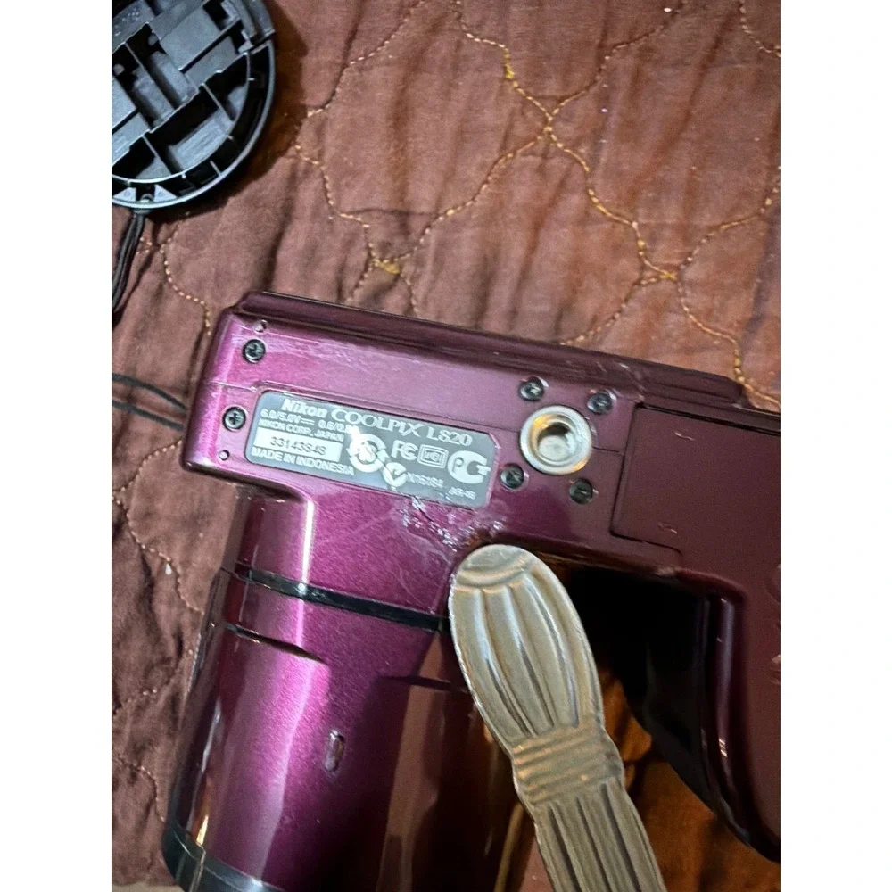 Nikon Coolpix L820 16MP 30x Optical‎ Zoom Digital Bridge Camera Plum Purple